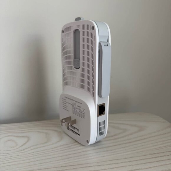 TP-Link RE550 AC1900 Wireless Dual Band Wi-Fi Range Extender Booster - Picture 2 of 6